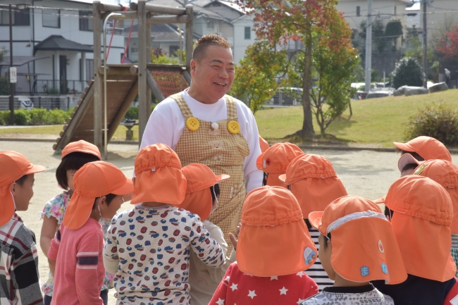 出川哲朗の実家は老舗海苔屋で場所が気になる!家系図が凄いは本当?