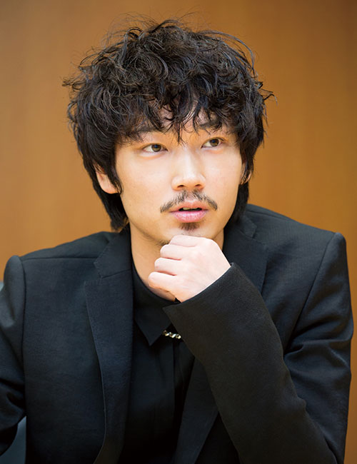 綾野 剛のファンクラブはある?入会方法と特典・ファンレターの送り先